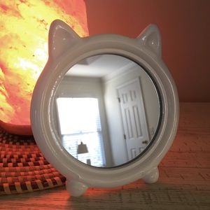 Standing cat mirror